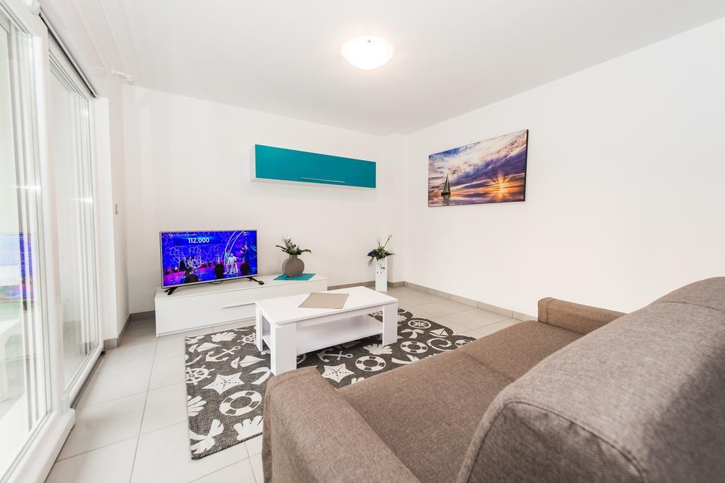 Blue Sky Apartments 罗戈兹尼察 外观 照片