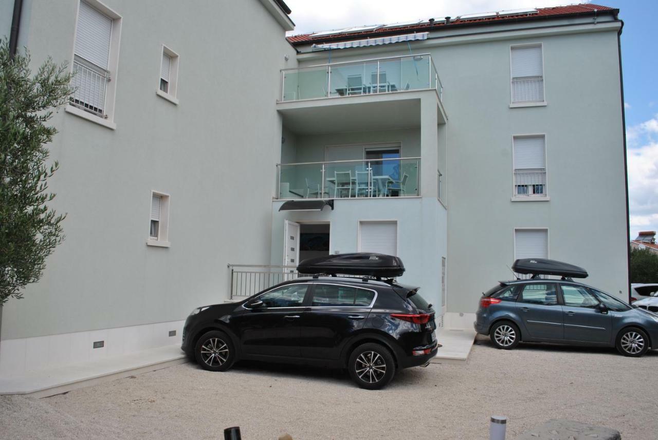 Blue Sky Apartments 罗戈兹尼察 外观 照片